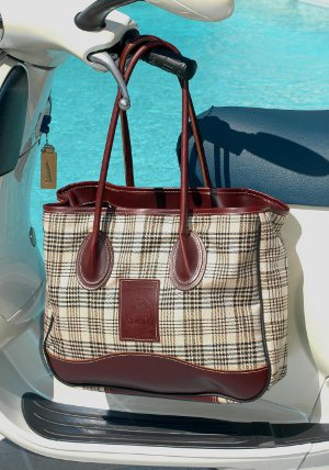 5/A Baker Taylor Tote
